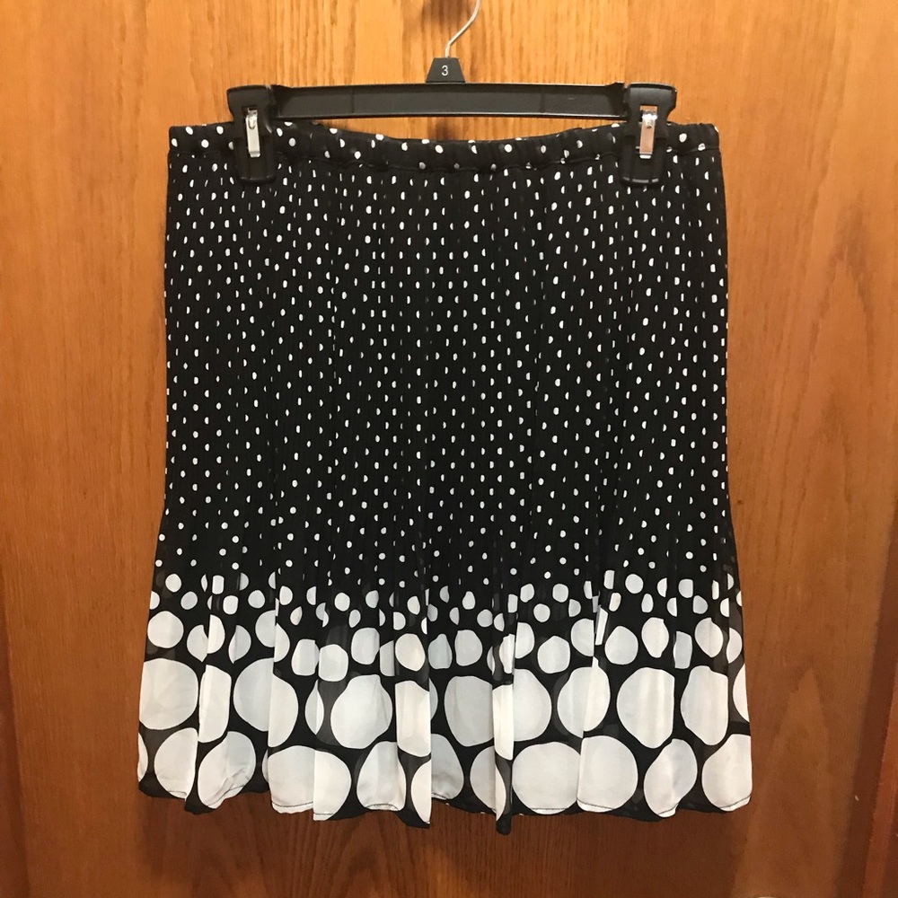 Pleated skirt